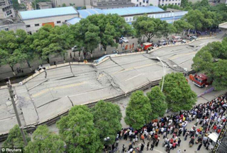 Illustration for article titled Chinese Bridge Collapse Kills Nine, Incites Local Outrage